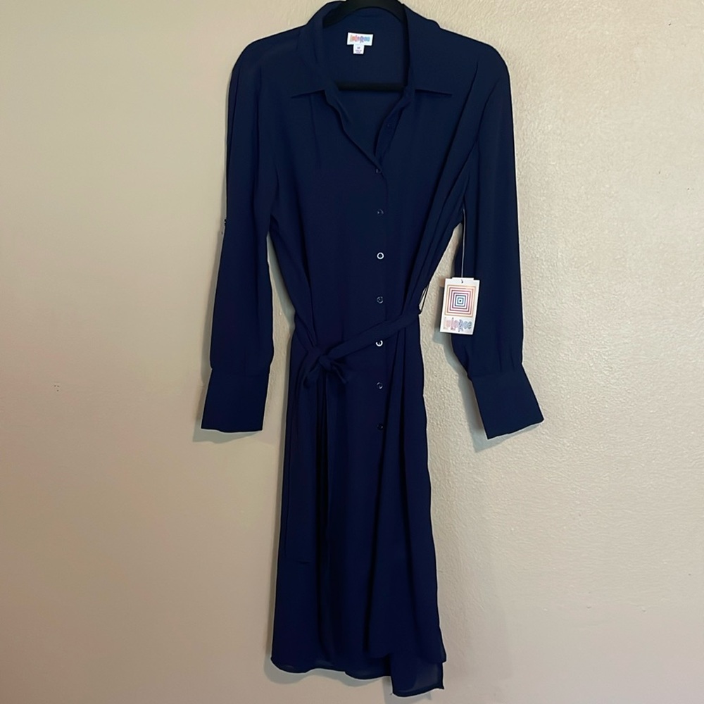 Size MD LulaRoe Ellie Sheer Navy button down dress., New with tags.